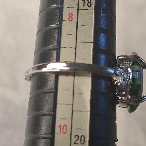 New women's size 9 floral ring - Picture 5 of 5